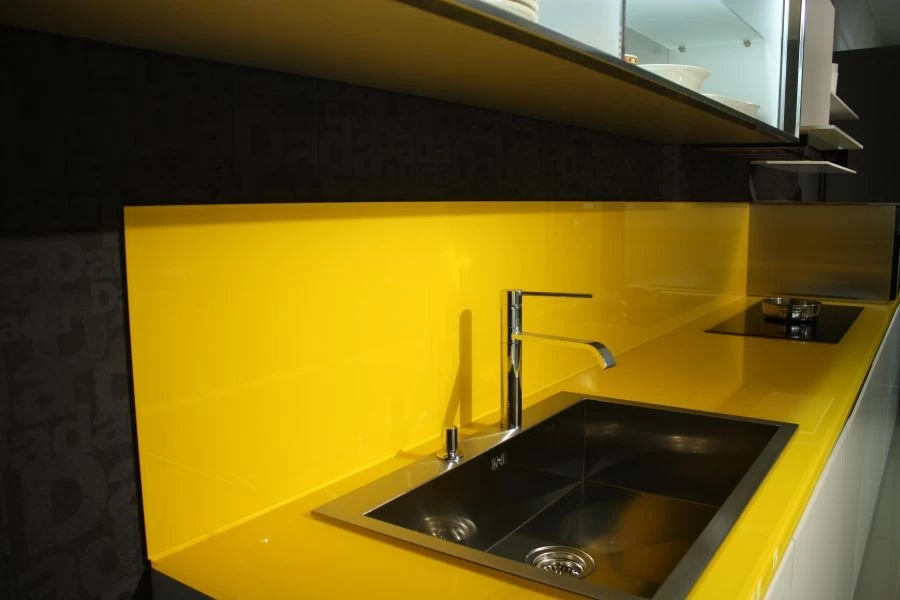 Cucina lineare Molteni&C - Dada Engineered Trim top giallo