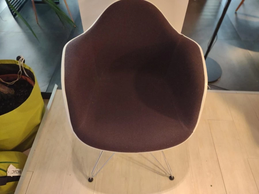 Sedia con braccioli Vitra DAR