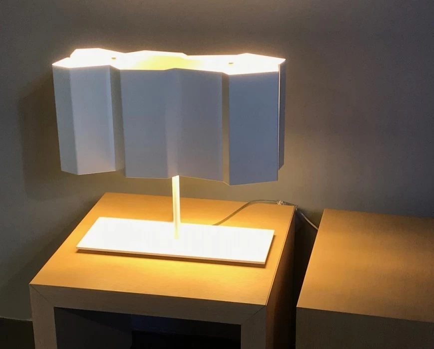 Lampada da tavolo Pallucco Fold da tavolo