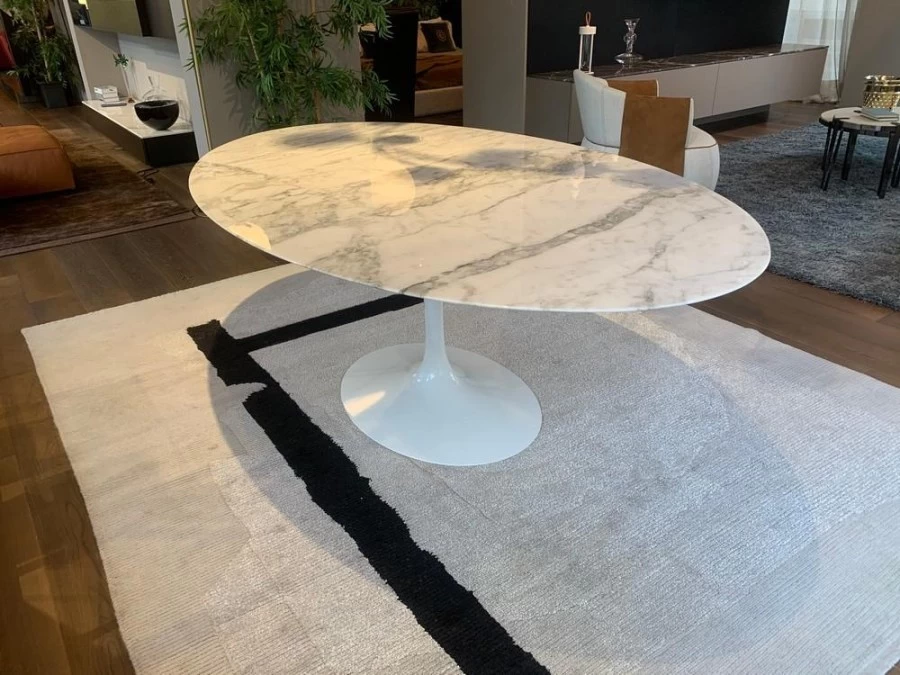 Tavolo ovale Knoll Saarinen Tulip High Oval Table