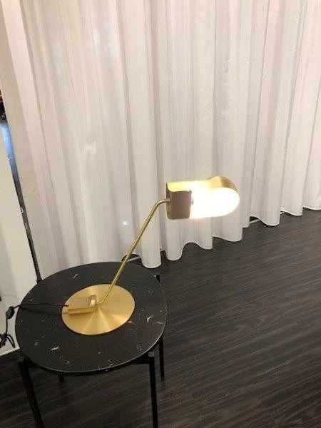 Lampada da tavolo Karakter Domo Light Table Brass