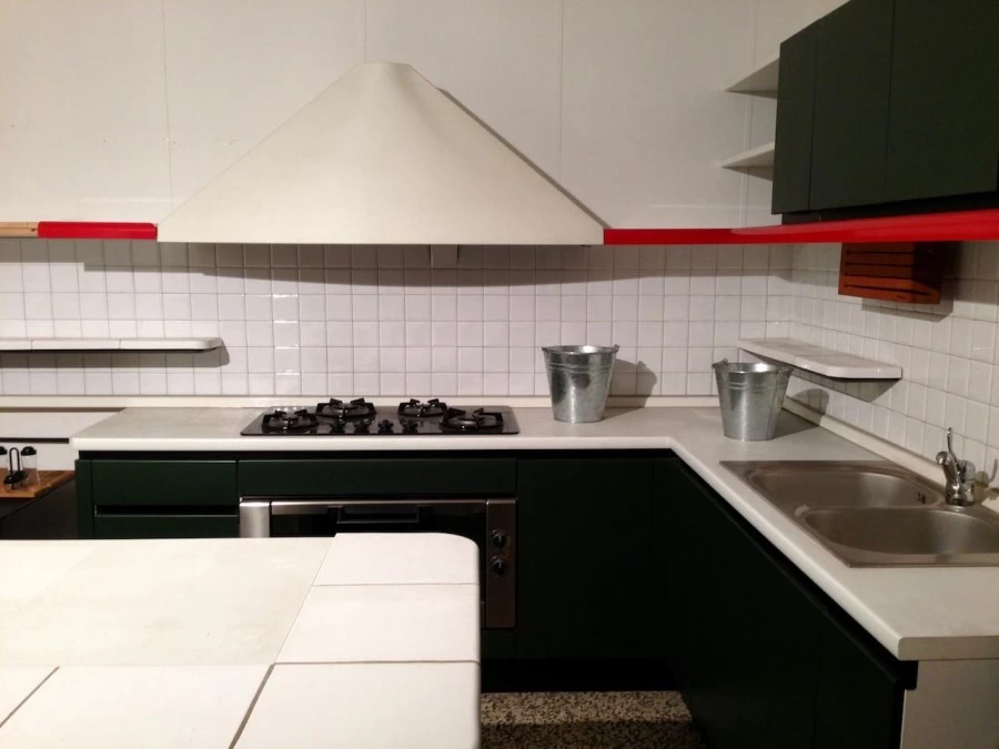 CUCINA CON PENISOLA ARCLINEA GRES OUTLET A BERGAMO