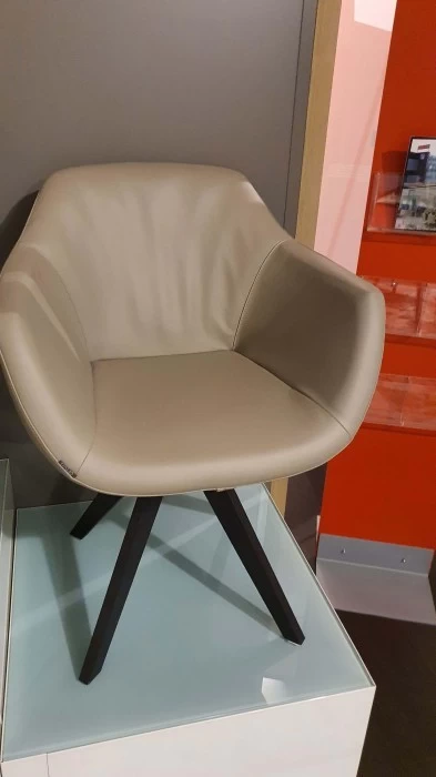 Poltroncina Ozzio DELIA CREMA CAFFE