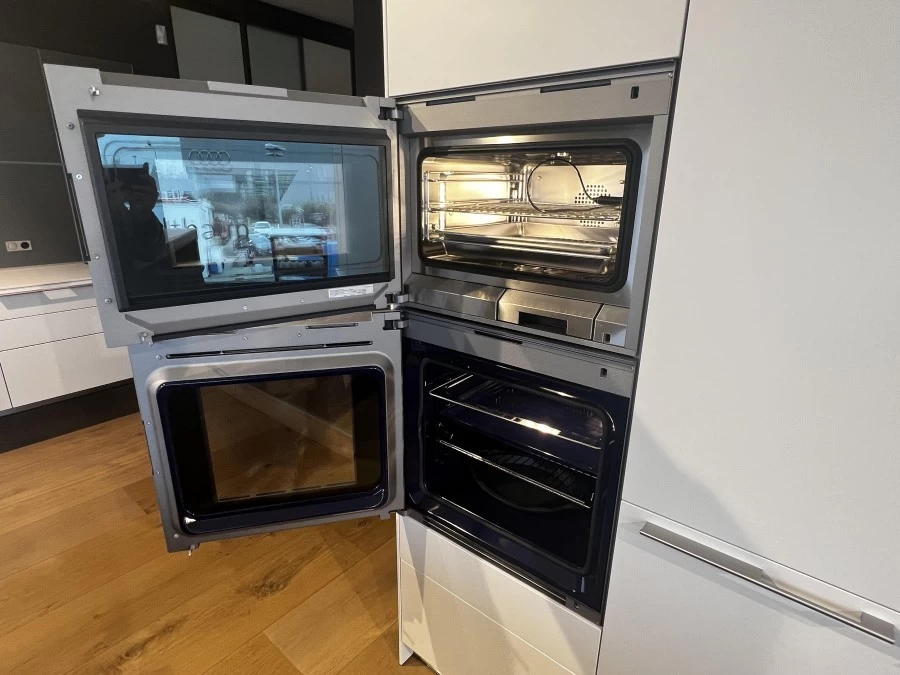 magnifici forni vapore e pirolitico, Gaggenau serie 400 con apertura automatica sul display touch