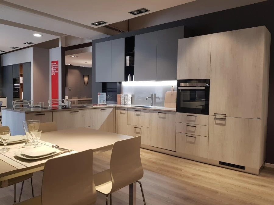 Cucina con penisola Scavolini SAX