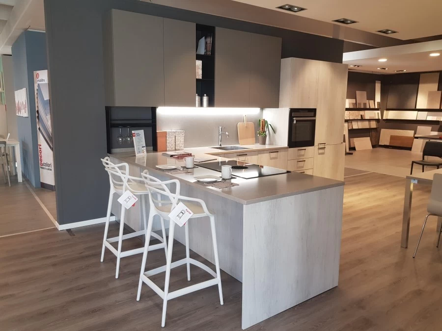 Cucina con penisola Scavolini SAX