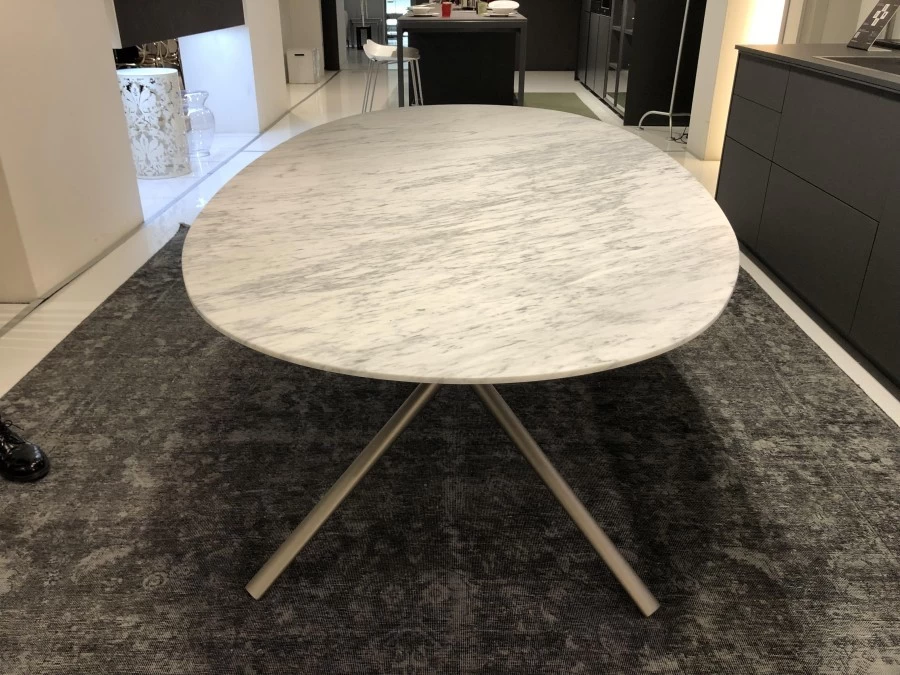 Tavolo ovale Poliform Mondrian