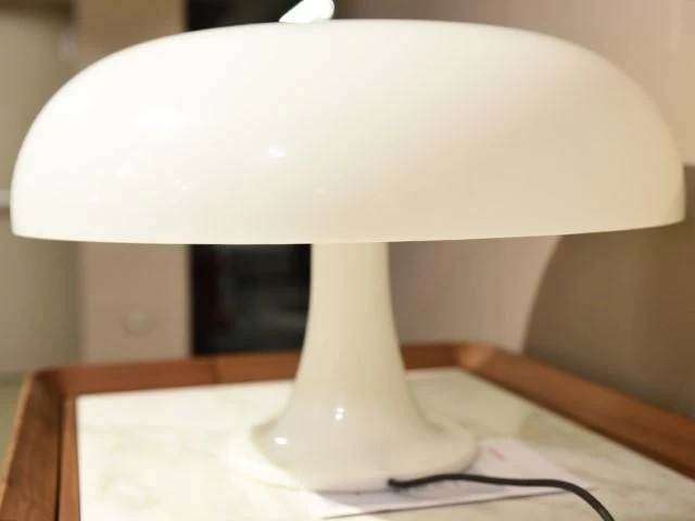 Lampada da tavolo Artemide Nesso