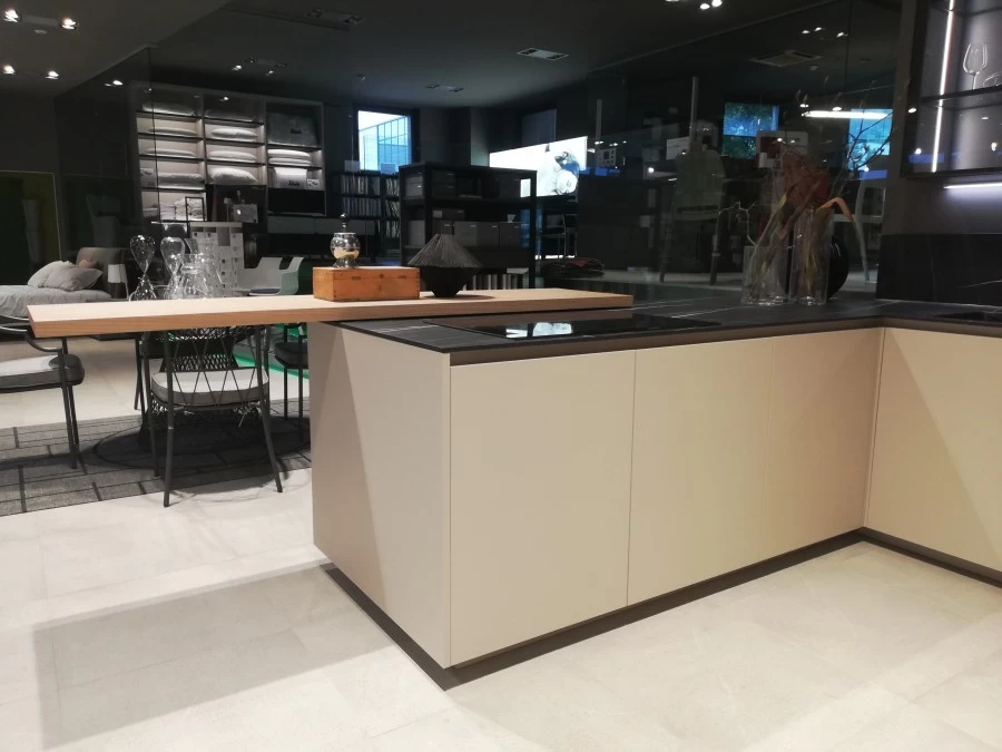 Cucina angolare Ernestomeda One 80 e Inspace