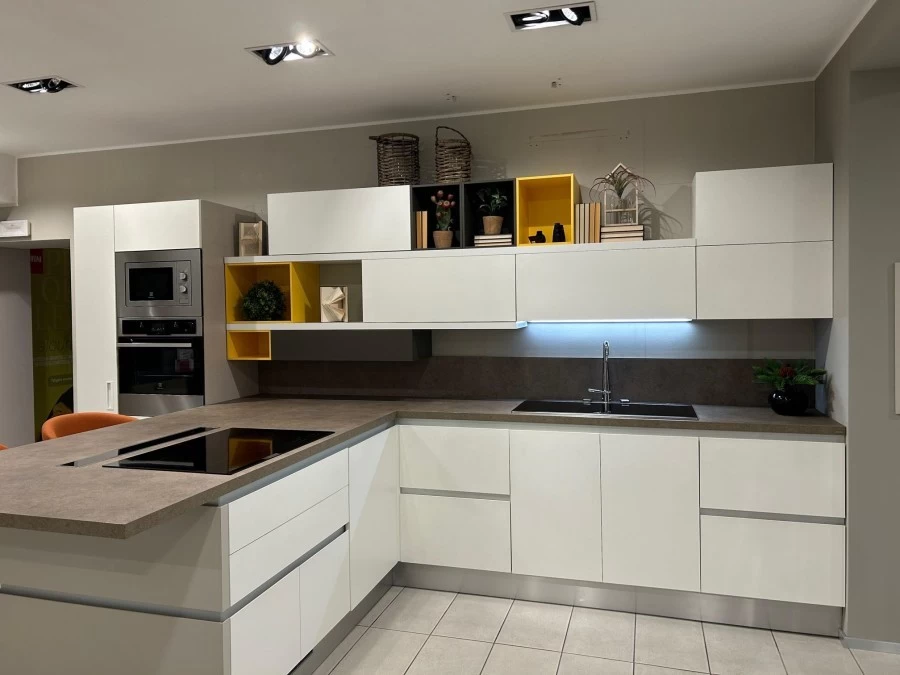 Cucina con penisola Scavolini Foodshelf