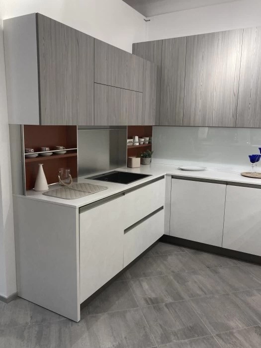 Cucina con penisola Veneta Cucine START PRESA BRONZO - Graffiato Gesso