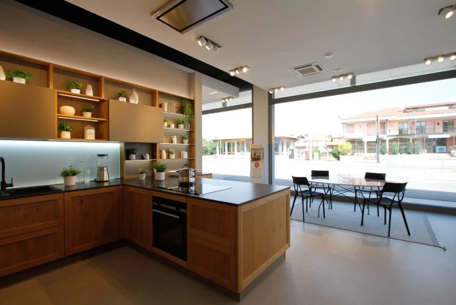 Cucina con penisola Veneta Cucine Milano