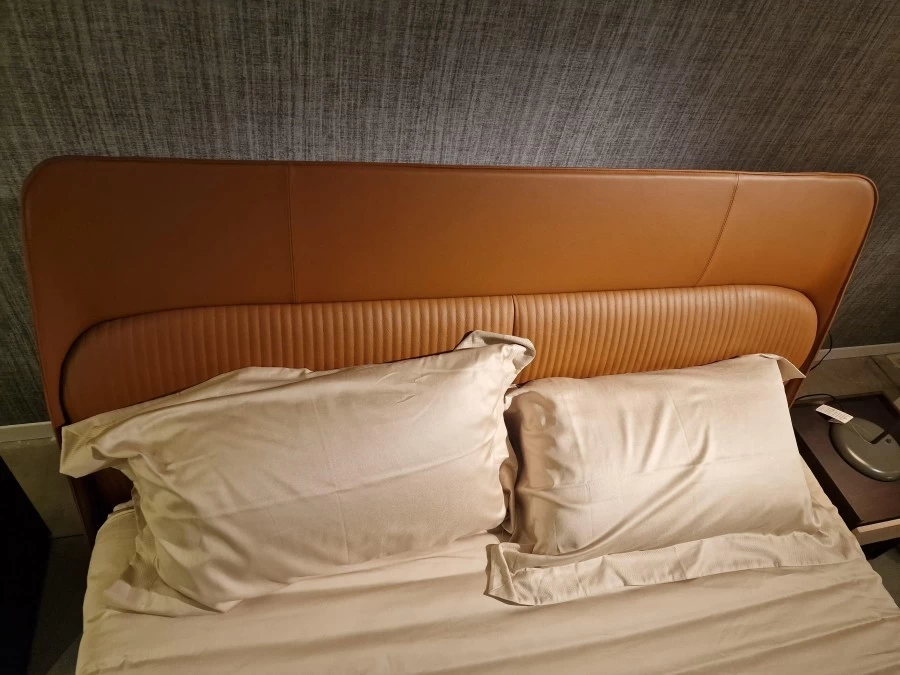 Letto matrimoniale Poltrona Frau COUPE'