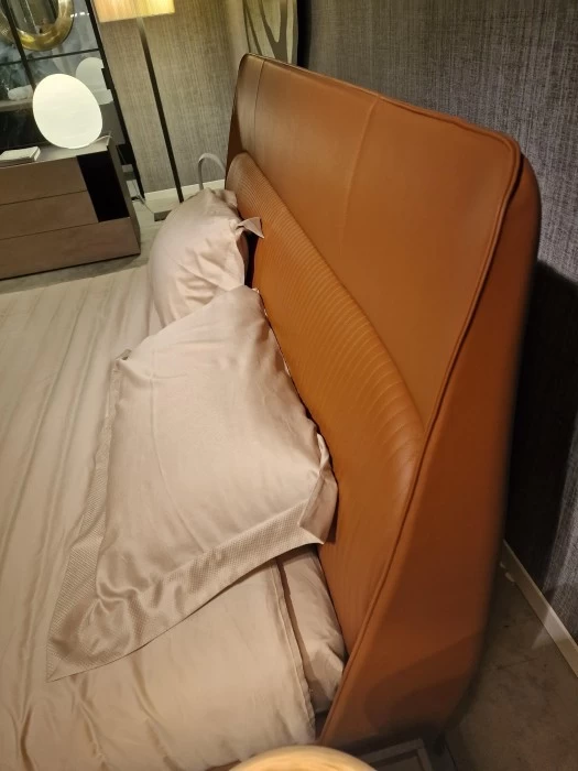 Letto matrimoniale Poltrona Frau COUPE'