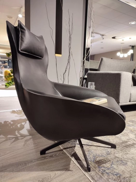 Poltrona Cassina Cab Lounge