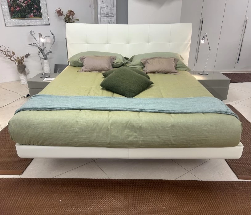 Letto matrimoniale Poltrona Frau Aurora 2