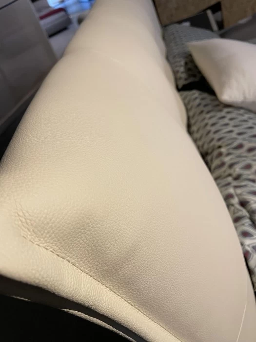 Letto matrimoniale Poltrona Frau Aurora Tre