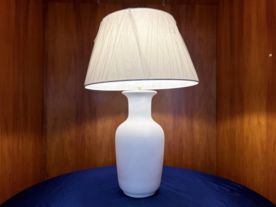 Lampada da tavolo Produzione Artigianale Lampada da tavolo in ceramica bianca - Perdomello
