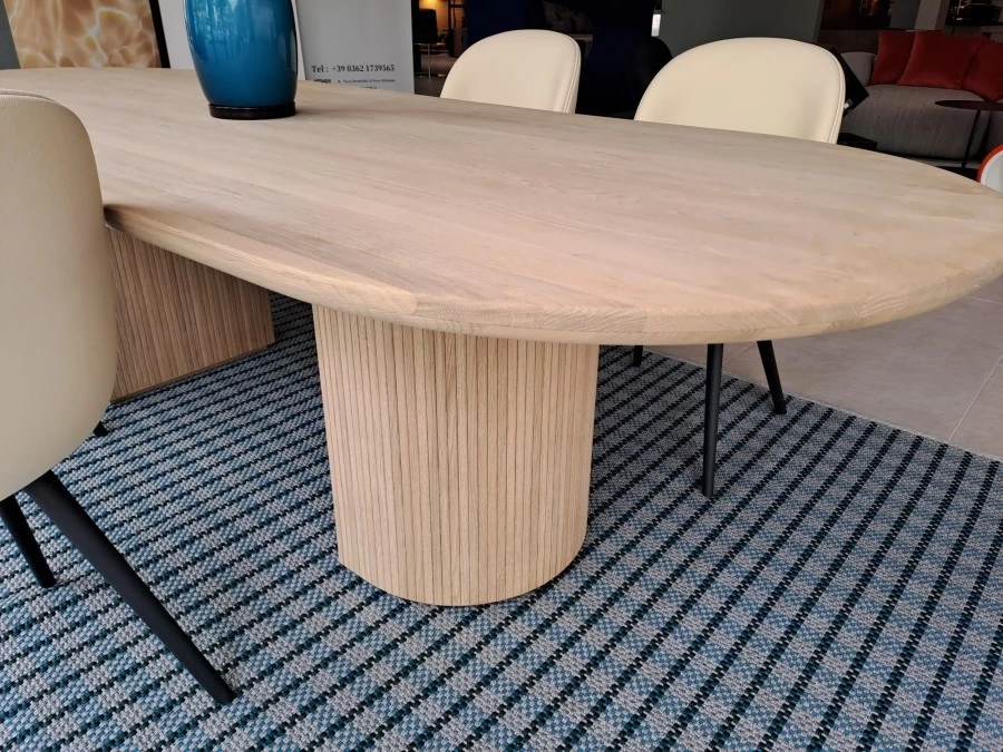 Tavolo ovale Gubi MOON DINING TABLE