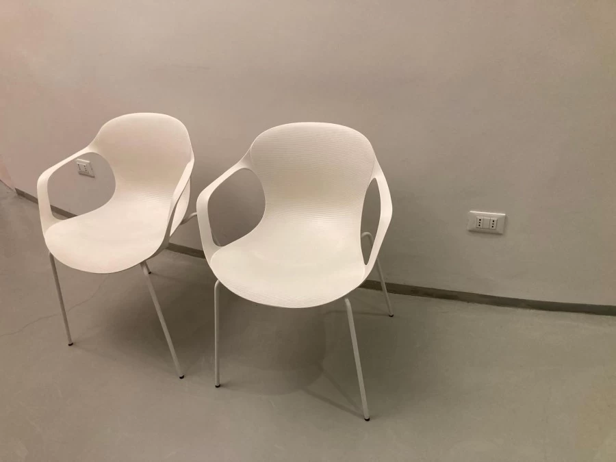 Sedia con braccioli Fritz Hansen NAP