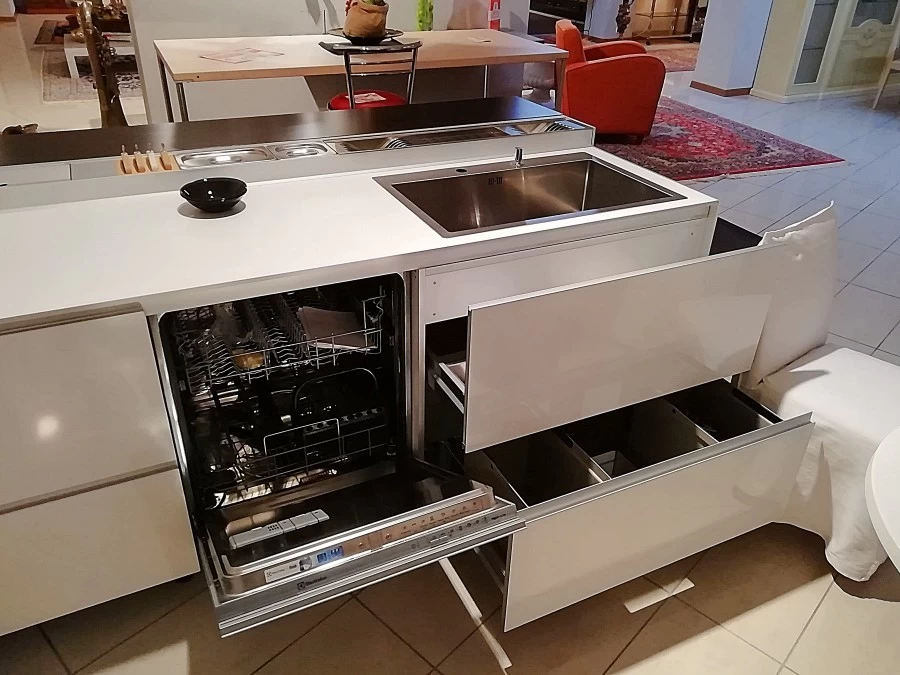 Cucina con penisola Valcucine Riciclantica