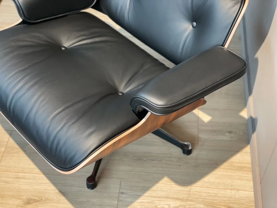 Poltrona Vitra Lounge Chair