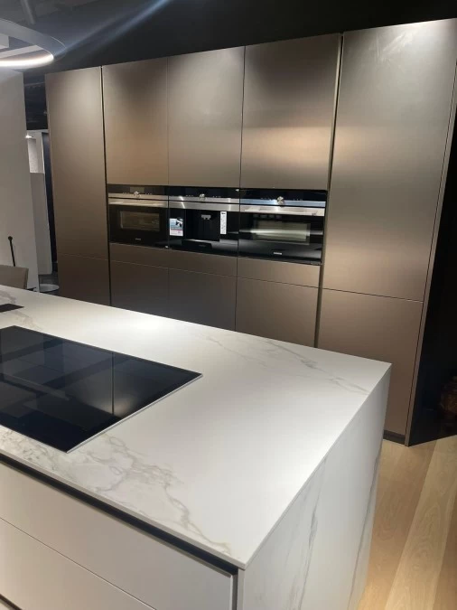 Cucina con Isola Poliform Alea Pro