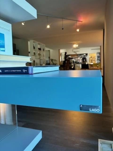 Piccola libreria Lago AIR