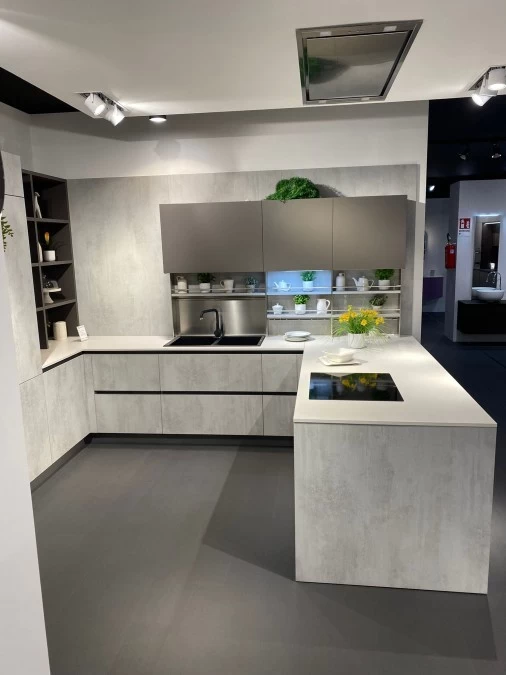 Cucina con penisola Veneta Cucine Oyster Dek Pro