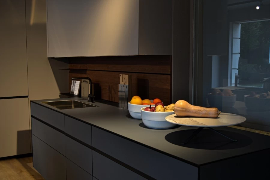 Cucina con Isola Valcucine Riciclantica Outline