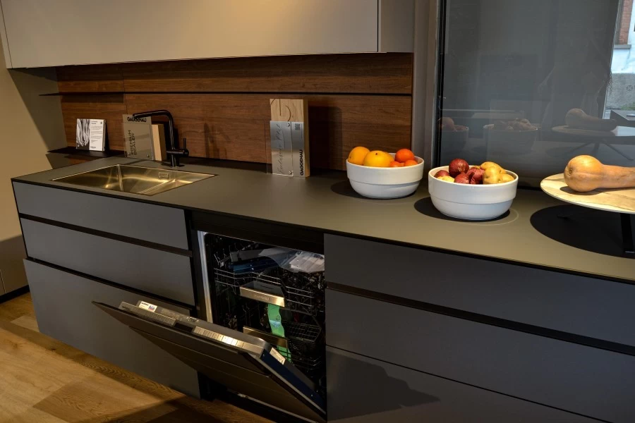 Cucina con Isola Valcucine Riciclantica Outline