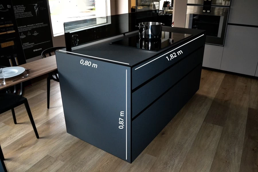 Cucina con Isola Valcucine Riciclantica Outline