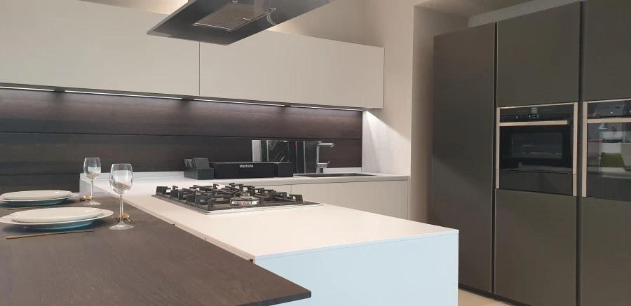 Cucina con penisola Modulnova Light