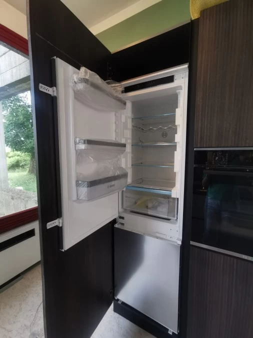 colonna con frigocongelatore integrato