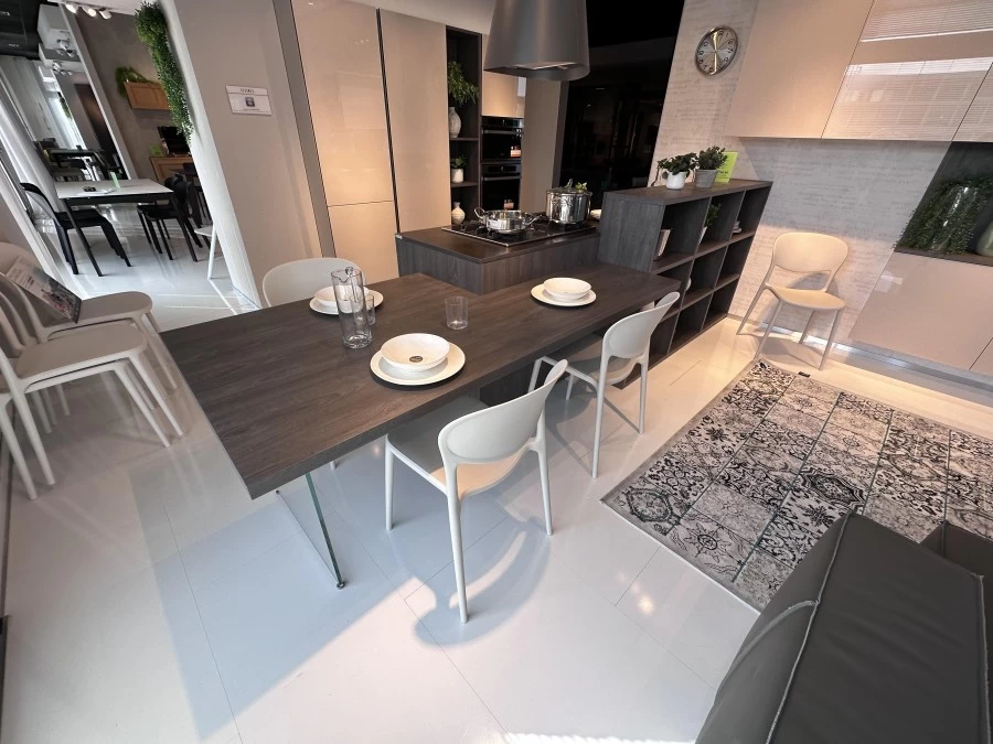 Cucina con penisola Veneta Cucine RI-FLEX