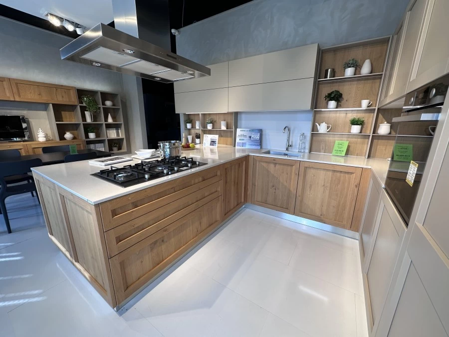 Cucina con penisola Veneta Cucine MILANO