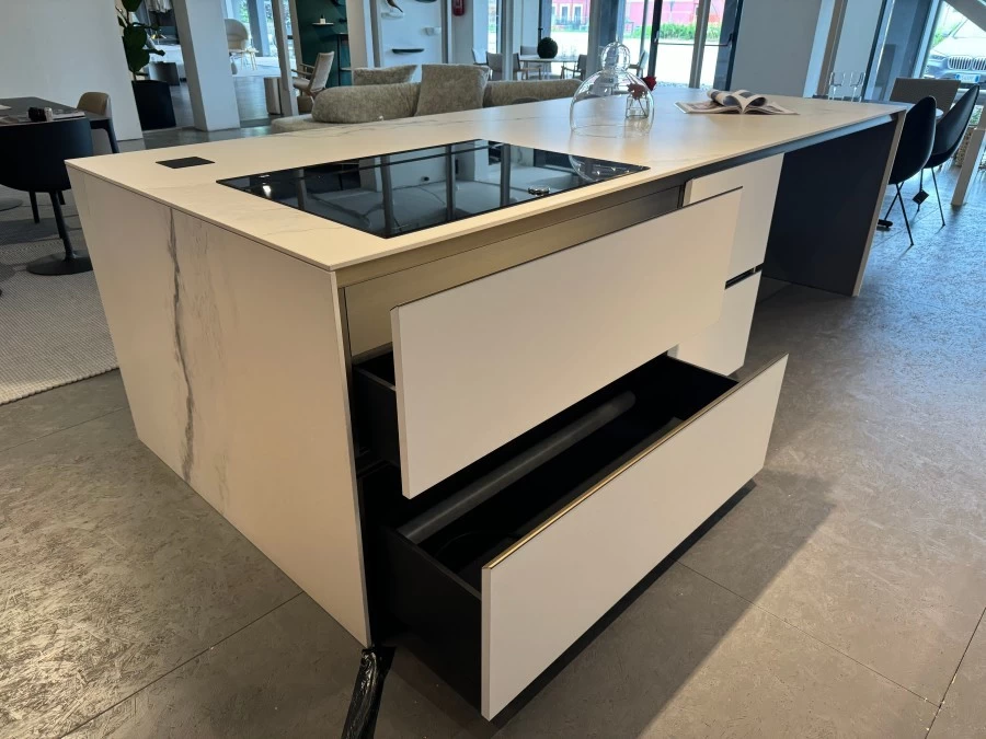 Cucina con Isola Poliform Alea Pro