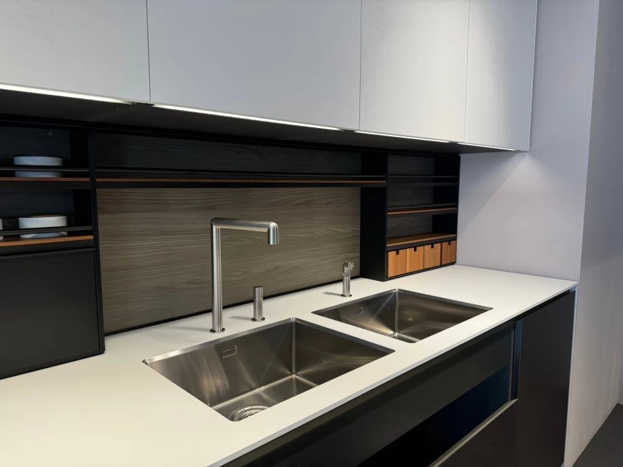 Cucina con Isola Poliform Alea Pro