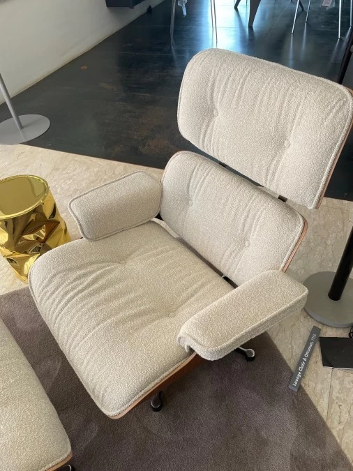 Poltrona con pouf Vitra Lounge Chair & Ottoman