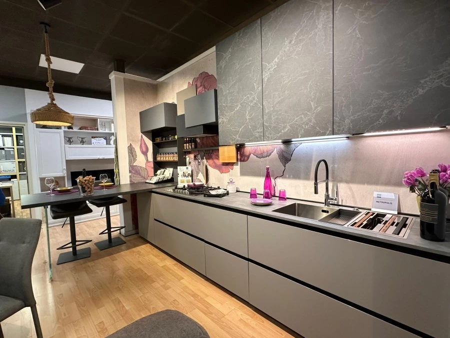 Cucina con penisola Stosa Cucine METROPOLIS Grigio e Nero