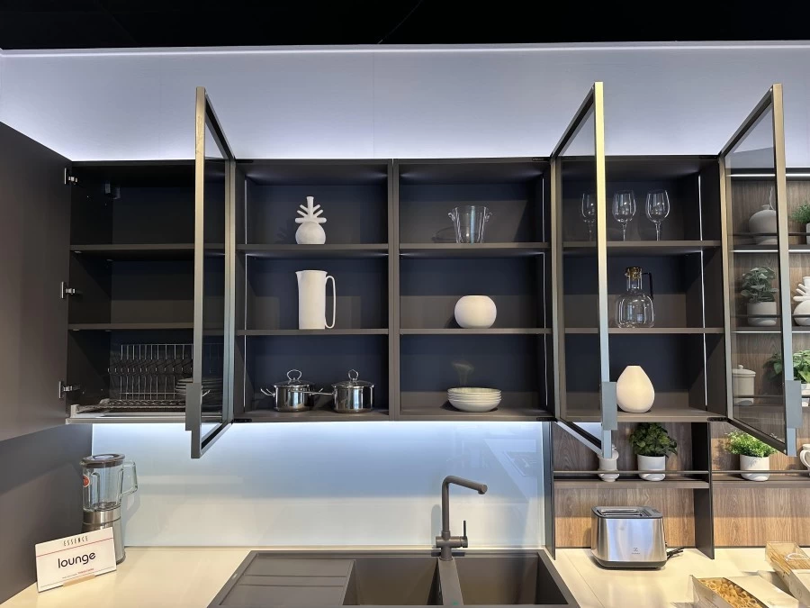 Cucina con penisola Veneta Cucine LOUNGE-ICONICA