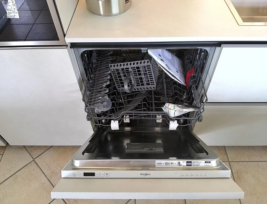 Cucina con Isola Forma 2000 Resina Nuvola