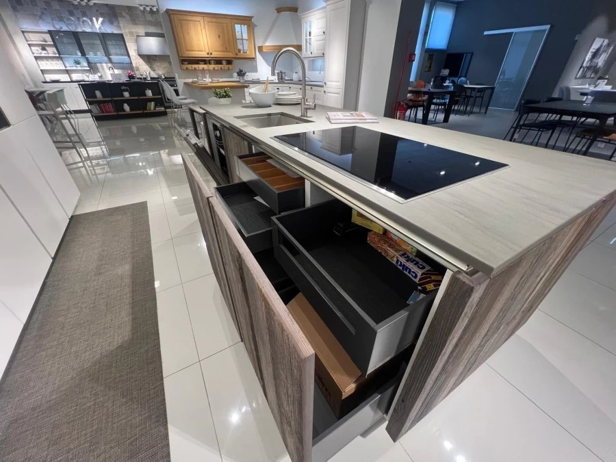 Cucina con Isola Veneta Cucine LOUNGE SHELLSYSTEM