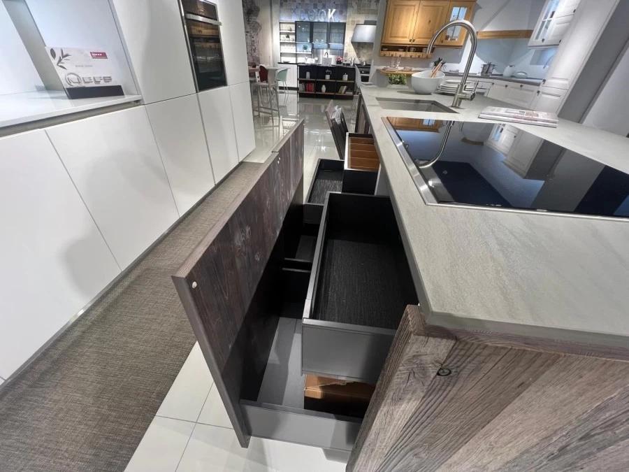 Cucina con Isola Veneta Cucine LOUNGE SHELLSYSTEM