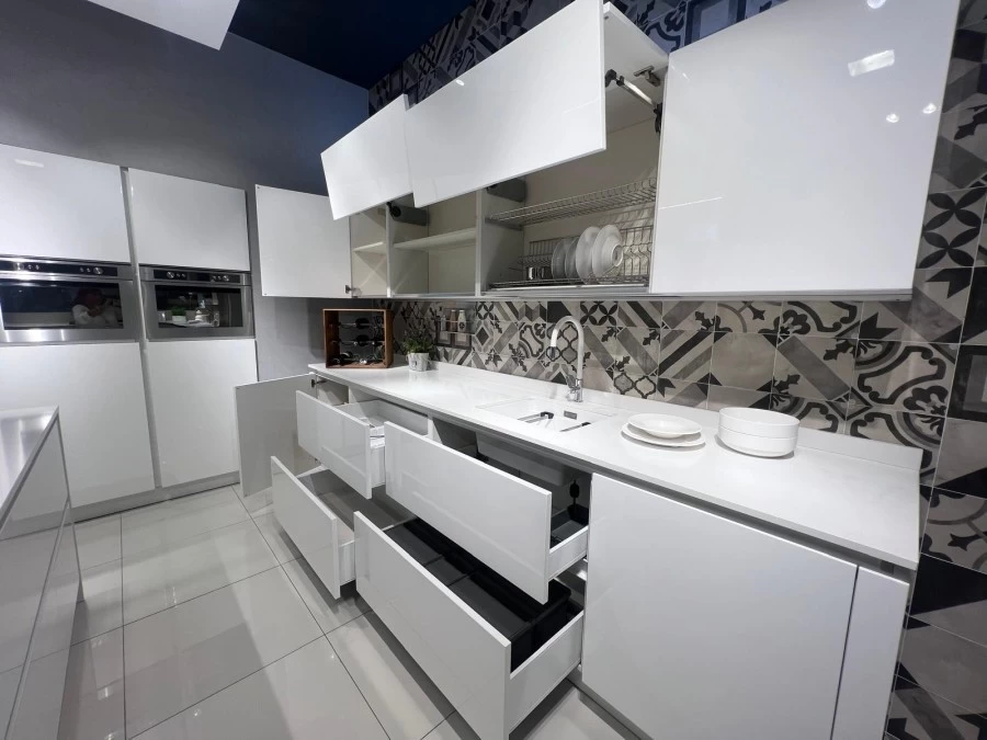 Cucina con Isola Veneta Cucine OYSTER LUCIDA 22