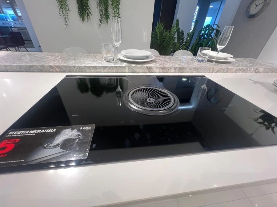 Cucina con Isola Veneta Cucine OYSTER LUCIDA 22