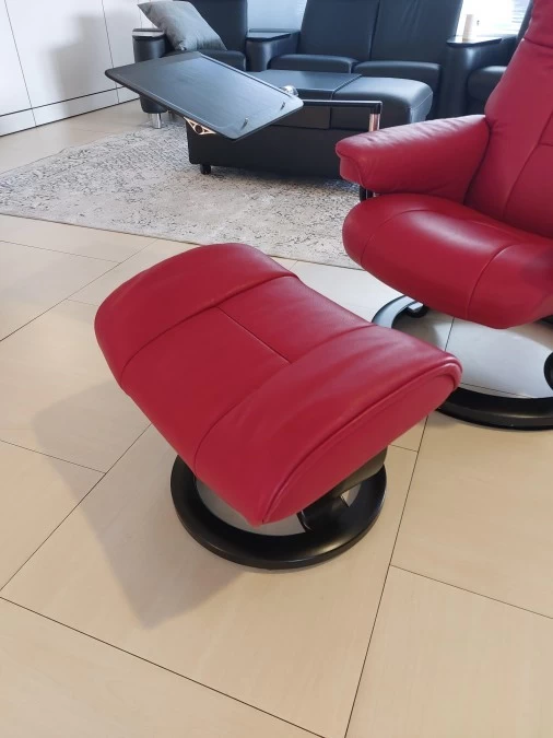 Poltrona con pouf Stressless Mayfair S + Pouf