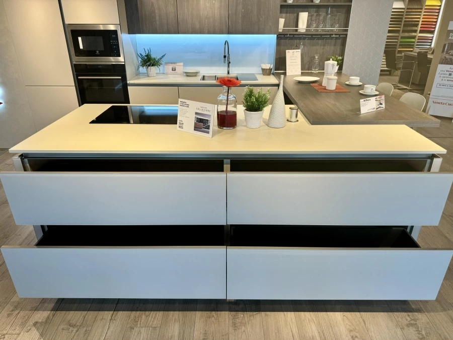 Cucina con Isola Veneta Cucine RIFLEX