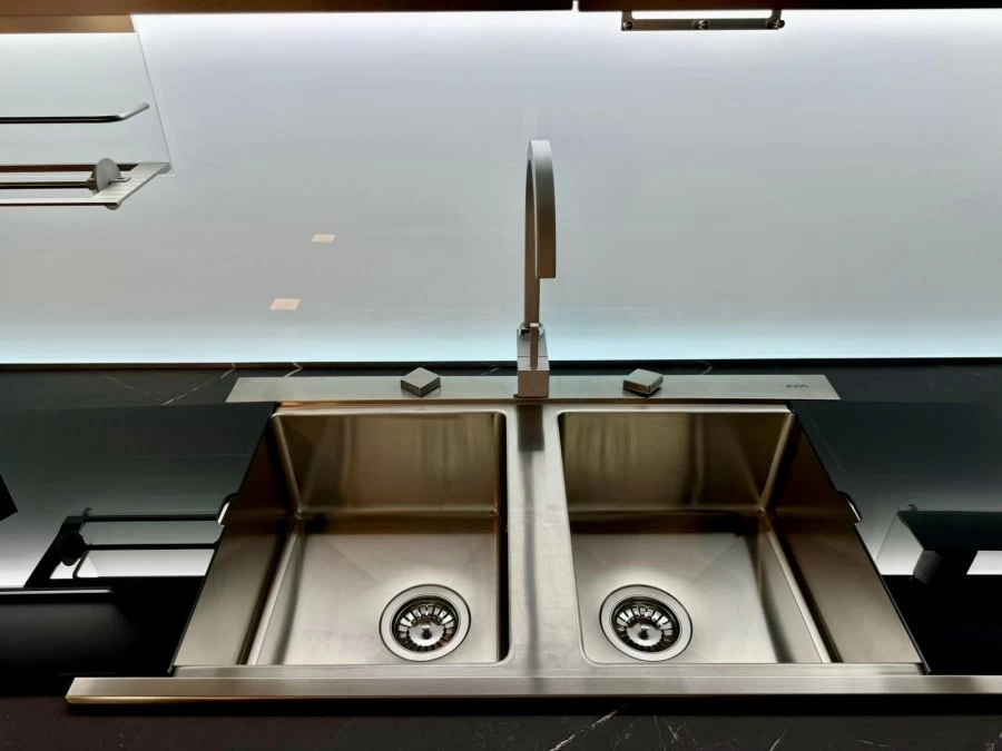 Cucina angolare Veneta Cucine LOUNGE SHELLSYSTEM