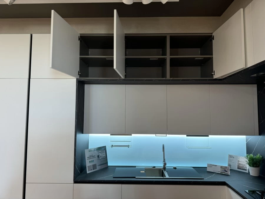 Cucina angolare Veneta Cucine LOUNGE SHELLSYSTEM